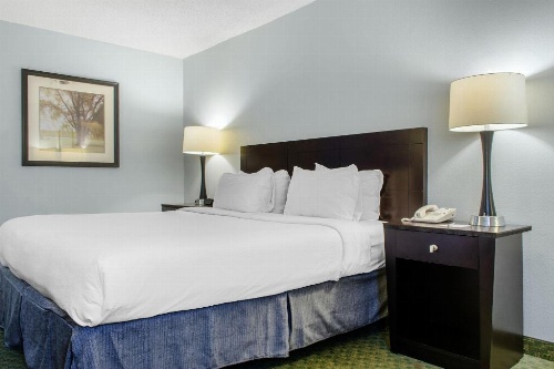 Ramada by Wyndham Shreveport Airport image 1
